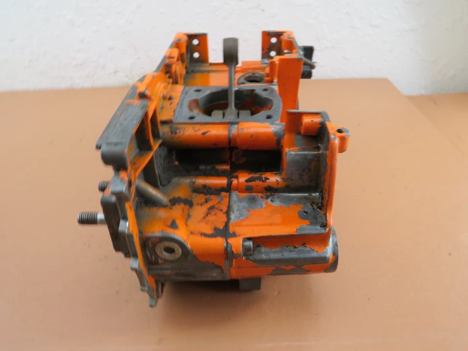 Oleo Mac Olympic 251链锯原始设备制造商曲轴箱 — 第 3/4 张图片