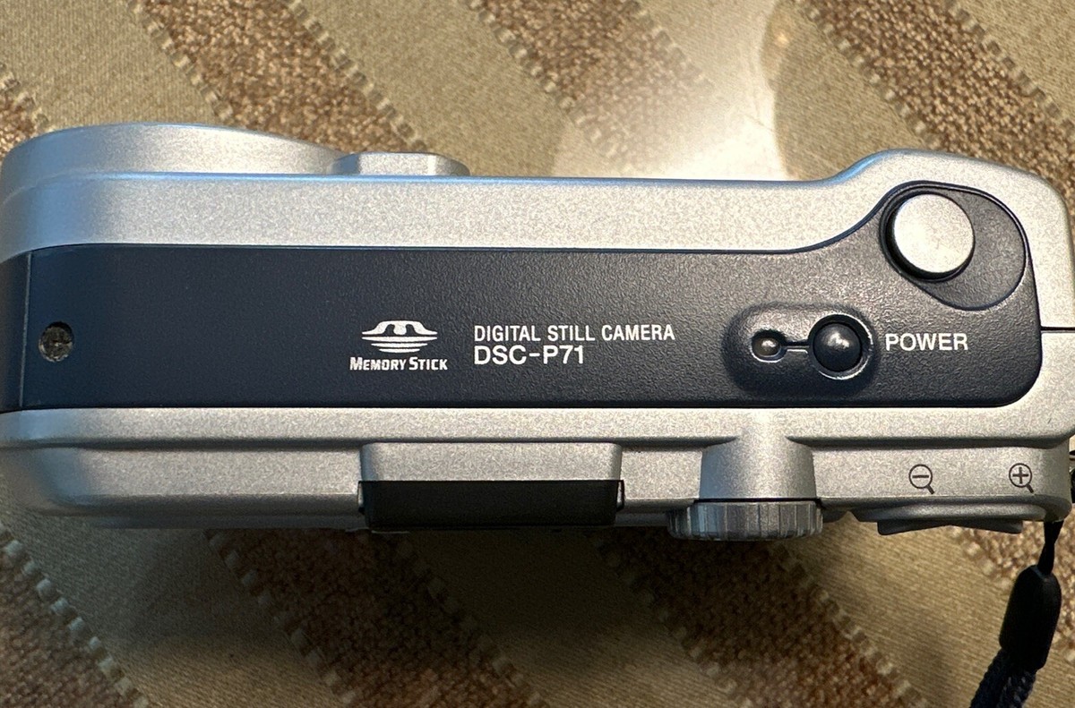 Sony Cyber-Shot DSC-P71 3.2MP 6x Digital Camera - Silver, Tested