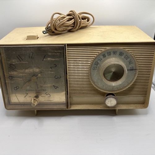 Nostalgic General Electric GE Tube Alarm Clock Radio AM C-411 White For Parts