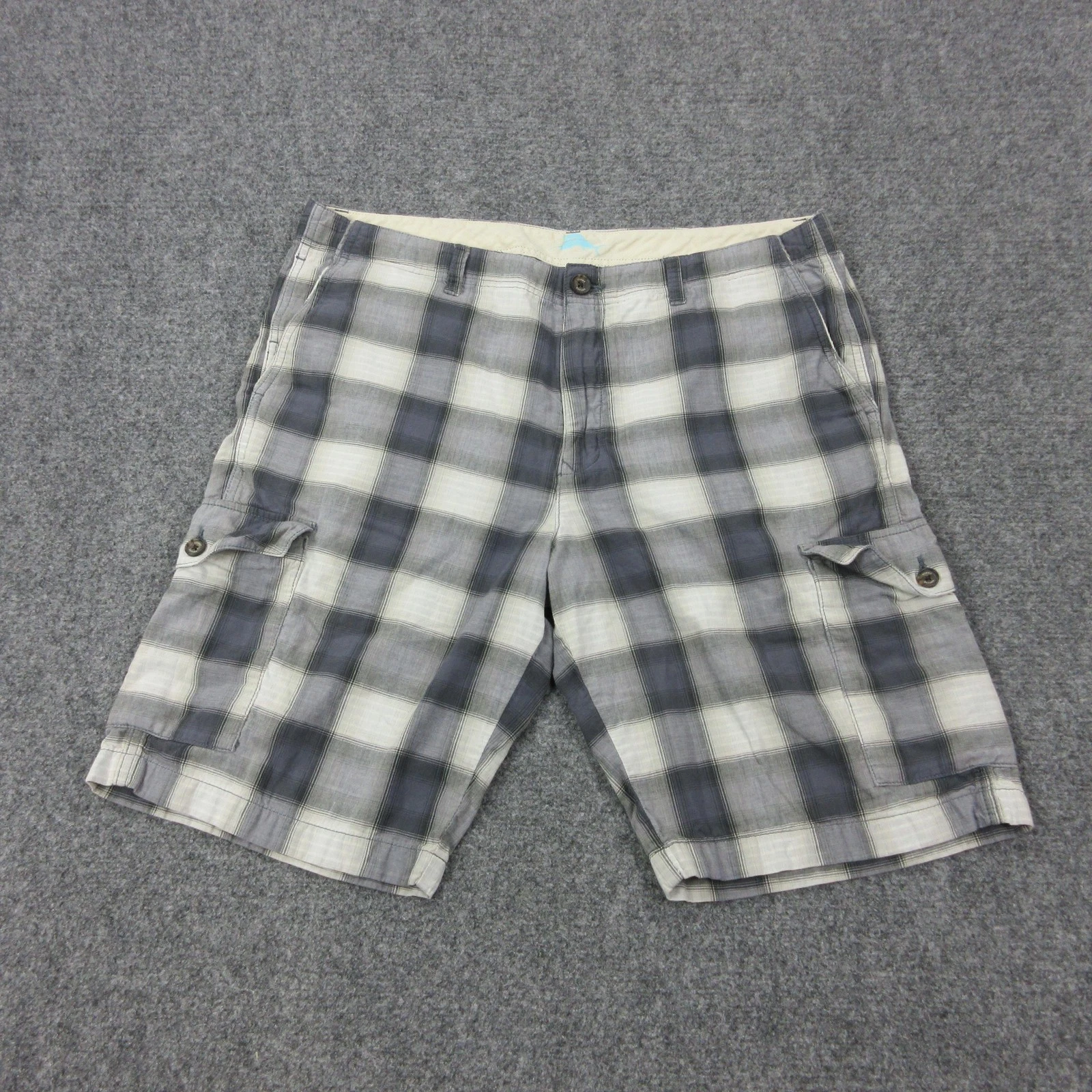 Tommy Bahama Shorts Mens 35 Gray Plaid Cotton Cargo 11 Inseam Casual