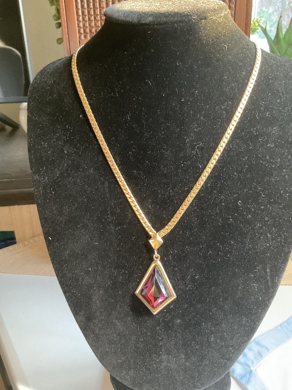 Vintage Signed WHITING & DAVIS Faceted Purple pendant Necklace 