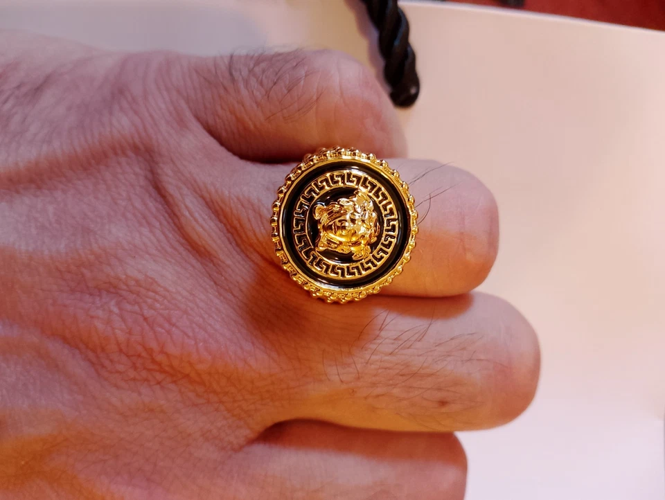 Очень красивое кольцо Versace - Изображение 3 из 4