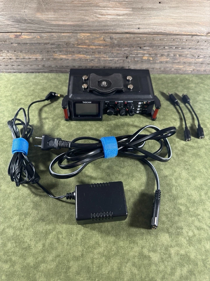 Tascam DR-70d 4 4-Track Multi-Track Field Recorder with Onboard Omni Microphones - Image 2 of 4