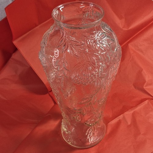 Goofus Glass Pressed Glass Tropical Bird Parrot Cockitoo 12 Inches by 5 Inches - Picture 7 of 15