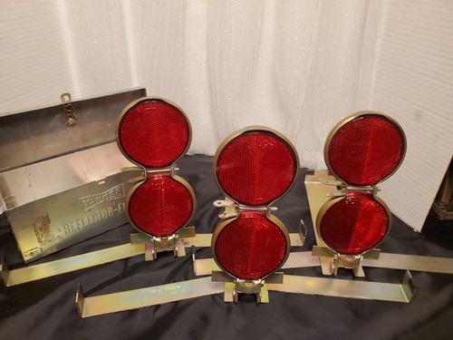 Vintage Yankee Reflector Flare - Set of 3 w/Metal Case and Instructions - Picture 4 of 6