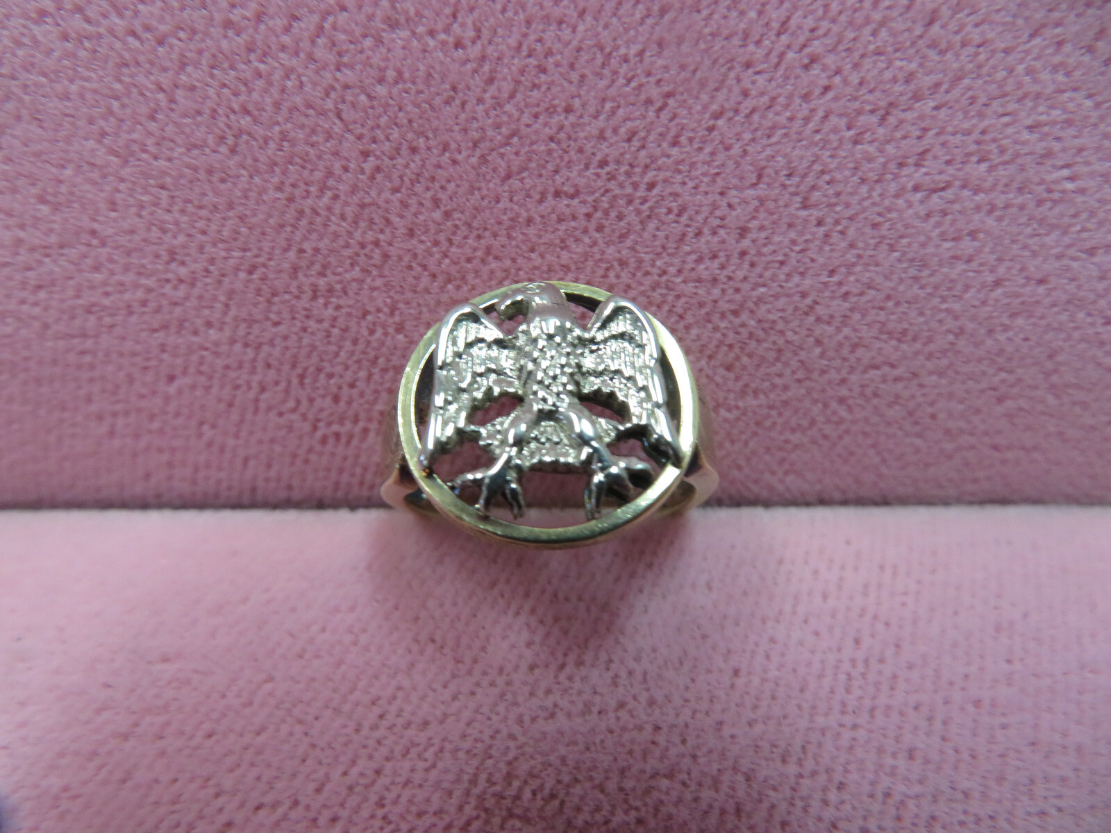 10K Solid Gold Eagle Ring  Size 6.75 - 4.19 Grams - image 3