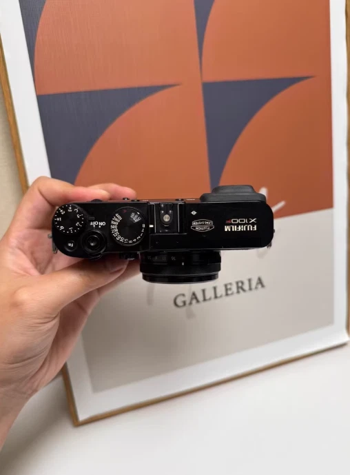 Fujifilm X100F Black 24.3MP Digital Compact Cam Sleek Design High Res Photos - Image 3 of 4