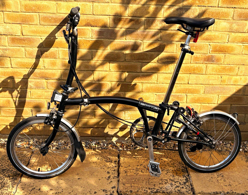Brompton Foldable Folding Bike 16in Wheels Black/Silver Mudguards Rim Brakes 6sp