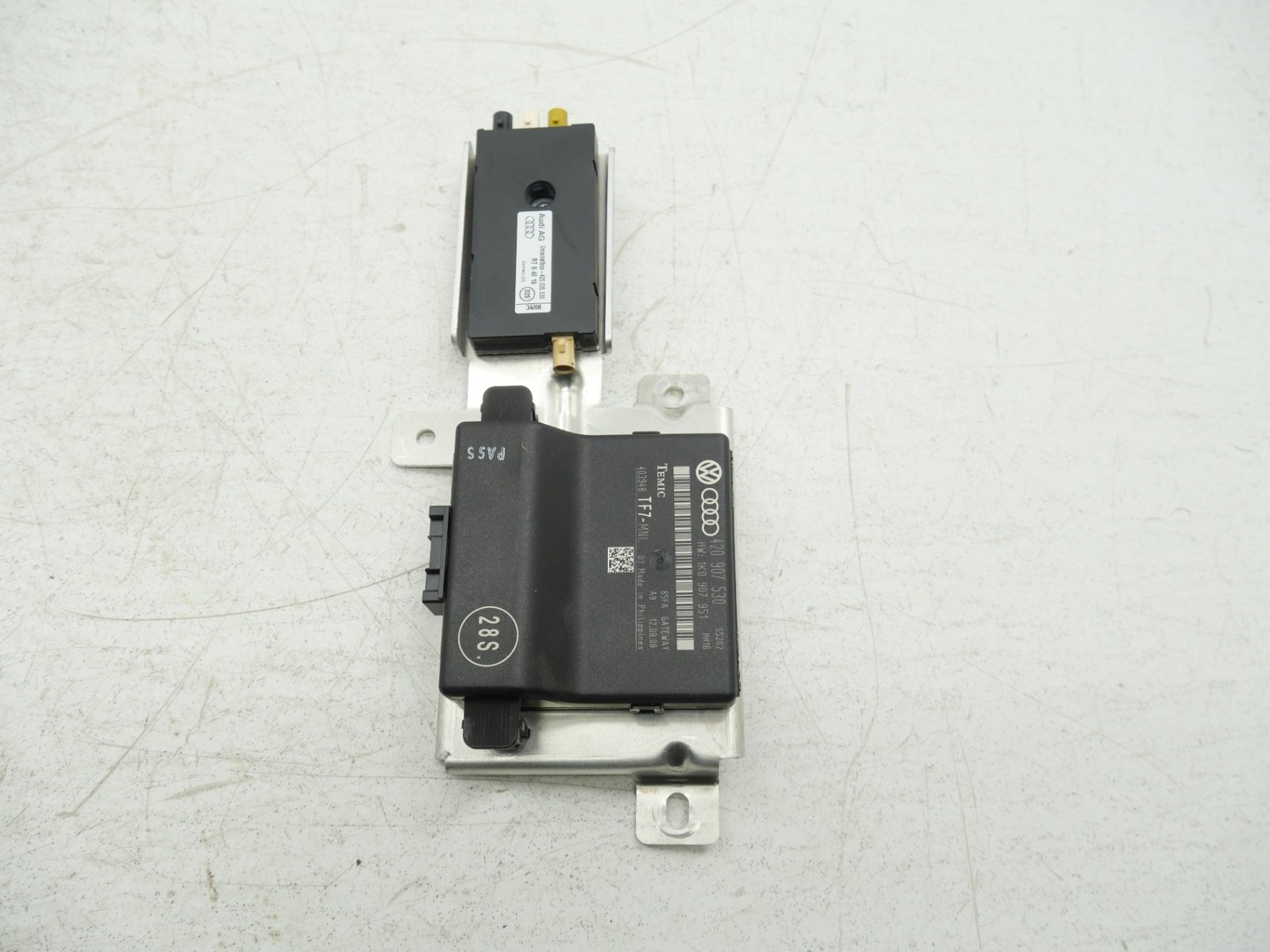Audi R8 2007-2012 Gateway module P/N 420907530