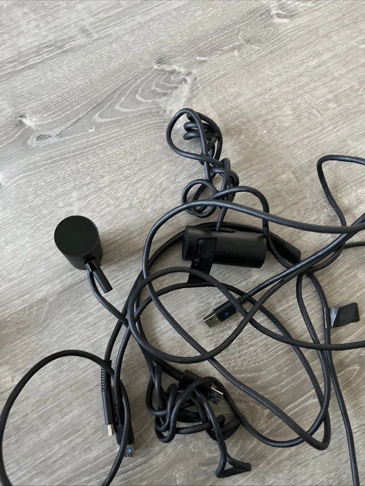 Rift Oculus Has Only One Controller check last slide - Image 3 of 4