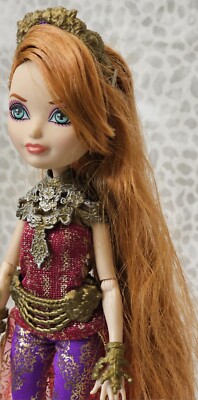 Ever After High Holly O'Hair Dragon Games. 