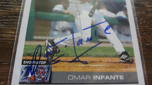 2003 TOPPS TOTAL OMAR INFANTE AUTOGRPHED BASEBALL CARD - Picture 2 of 2