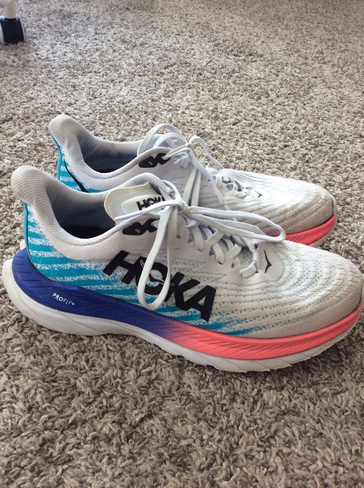 Zapatillas deportivas Hoka One One Mach 5 talla 8 B blancas azules rosas