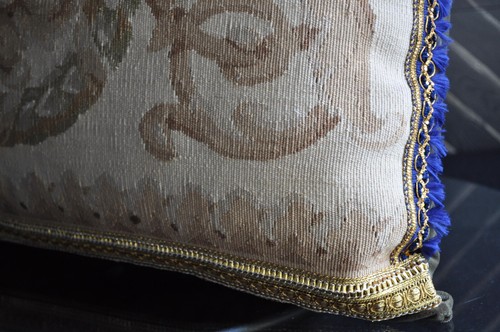 Funda de almohada lumbar tejida a mano Aubusson corona y pergaminos cojín 18x24 - Imagen 8 de 24