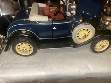 1931 Ford Model A Roadster MotorCity Classics 1:18 NO BOX Broken Windshield