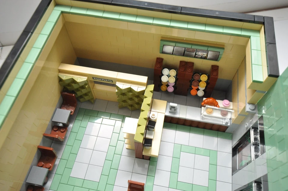 Sandwich and Bakery Restaurant Creator Modular City Custom Built Brick Model MOC - Image 3 of 4