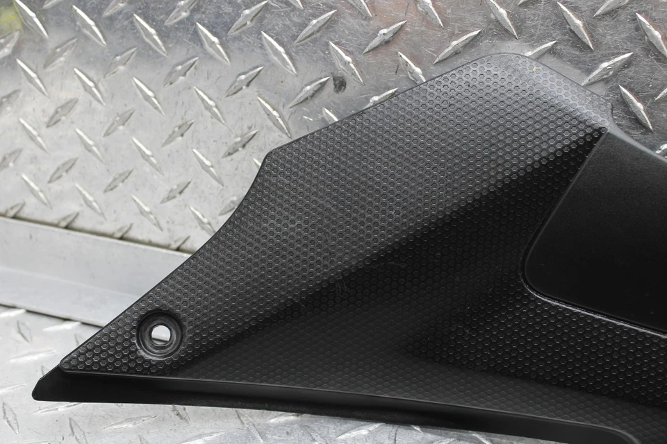 Yamaha YZF R3 2016 cubiertas de tanque lado izquierdo derecho con interior/carenado en V inferior Foto 2 de 4