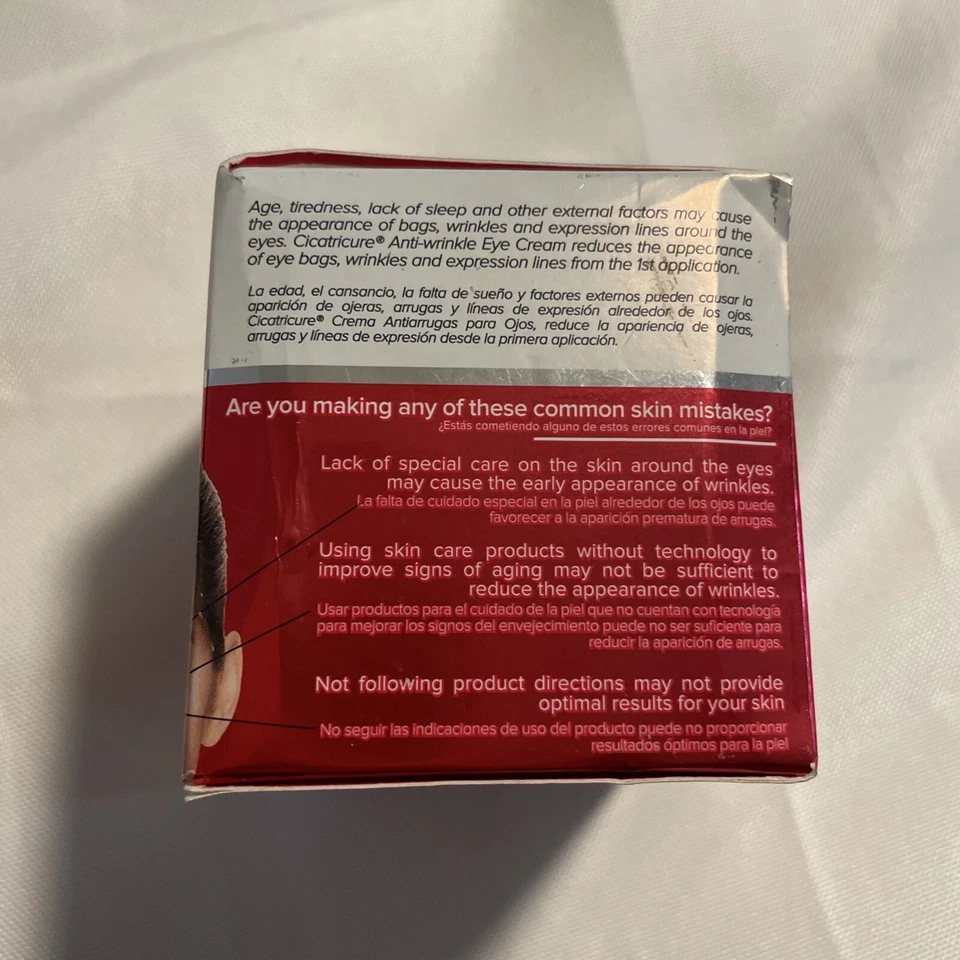 Crema antiarrugas para ojos Cicatricure ayuda a reducir la apariencia de las bolsas para ojos plumín en caja Foto 4 de 4