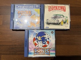 Sega Dreamcast HKT-3030 Console With 2 Controllers, 3 Games And Accessories