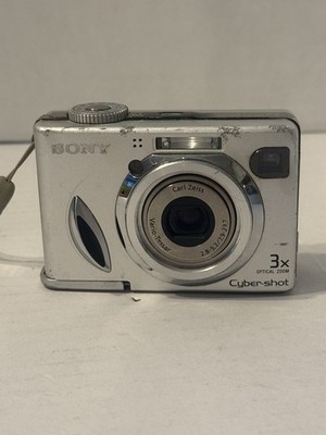 Sony Cyber-shot DSC-W7 7.2MP Digital Camera - Silver Doesn t Turn On Parts Only