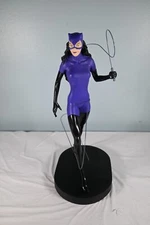 WB Studio store Catwoman 12" DC Comics Statue / Figurine with Box