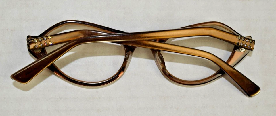 Monturas de gafas vintage Titmus Queen años 50 ojo de gato estrás incrustaciones hechas en EE. UU. Foto 2 de 4