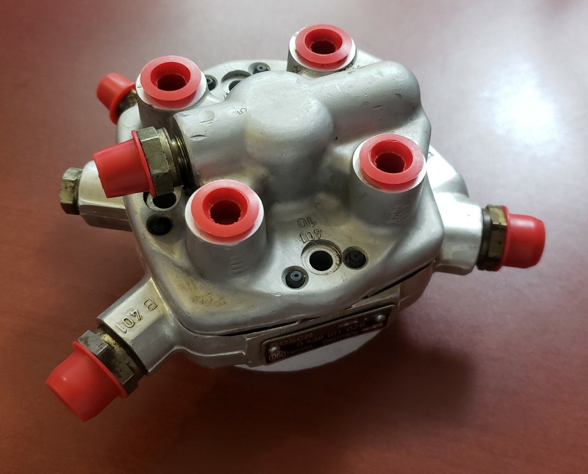 OEM GENUINE MBENZ A0000742013 190E 2.3 FUEL DISTRIBUTOR BOSCH