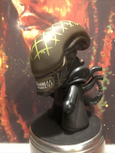Titans 2015 vinyl Figure Alien vs Predator 4.5" Loot Crate - 第 1/5 張圖片