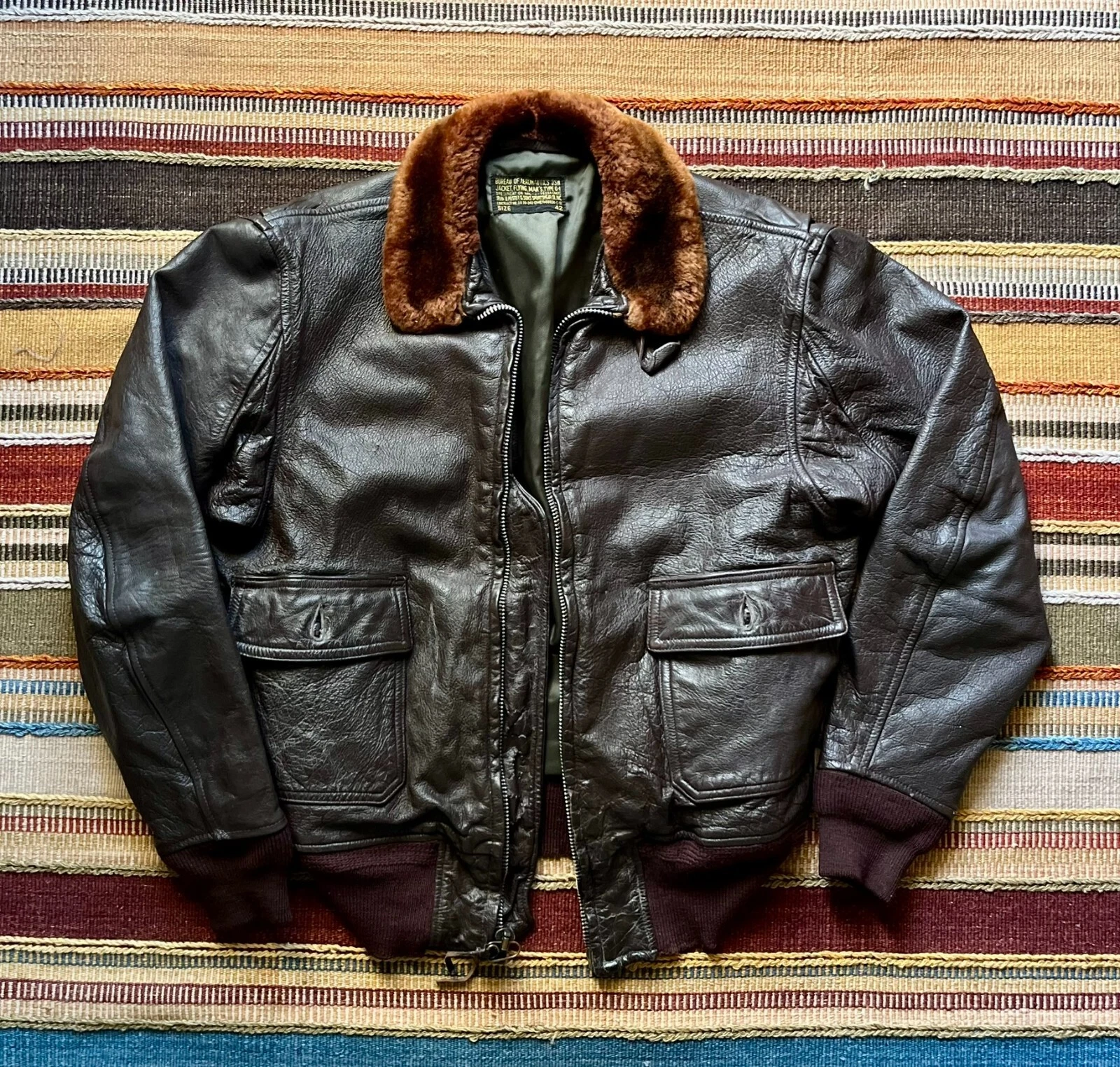 Irvin B. Foster & Sons Sportswear Co. MIL-J-7823A G-1 Flight Jacket – Size 42 - Foto 10 di 11