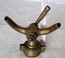 Nachlass-Weinbau--Antiker Messing Doppelzapfhahn-Tolles Stück-Ansehen
