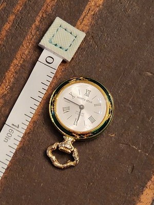 Vintage Swiss Made Sorna 17 Jewel Green Enamel Wind Up Ladies Pocket Watch