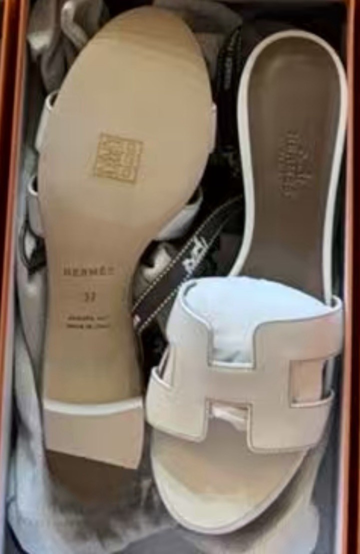 Size 37EU New in Box HERMÈS White Calfskin Oasis Sandals | eBay