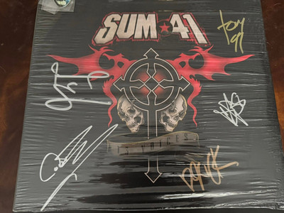 Sum 41 band signed 13 Voices LP 2016 as part of PledgeMusic drive campaign