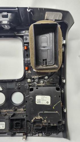 2016 DODGE RAM 1500 CENTER DASH RADIO TRIM SURROUND BEZEL PANEL W/VENTS&GEARS - Picture 15 of 17