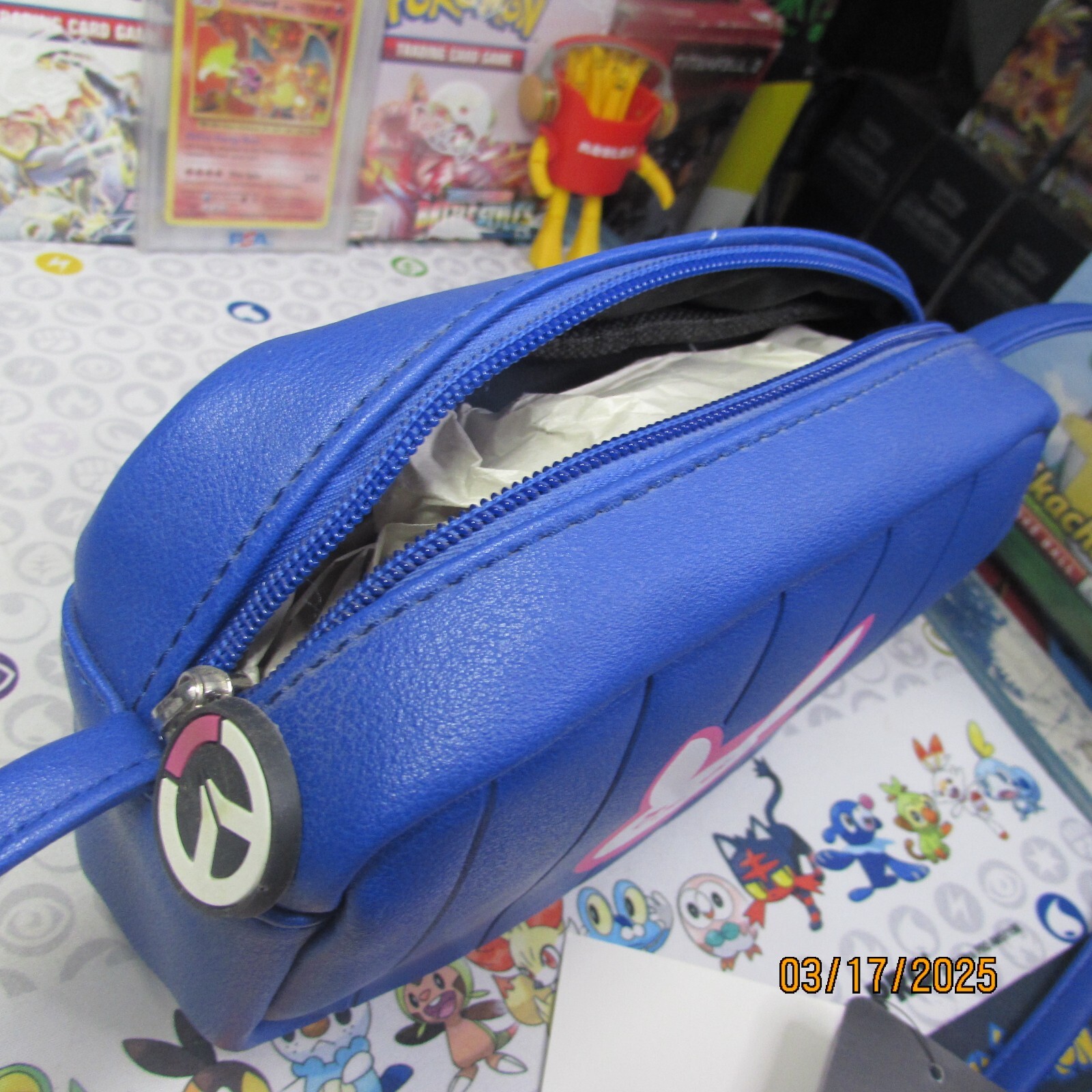 Bioworld Overwatch Crossbody Bag Blizzard Ent 2019 Zip Video Game Meka NWT image 8