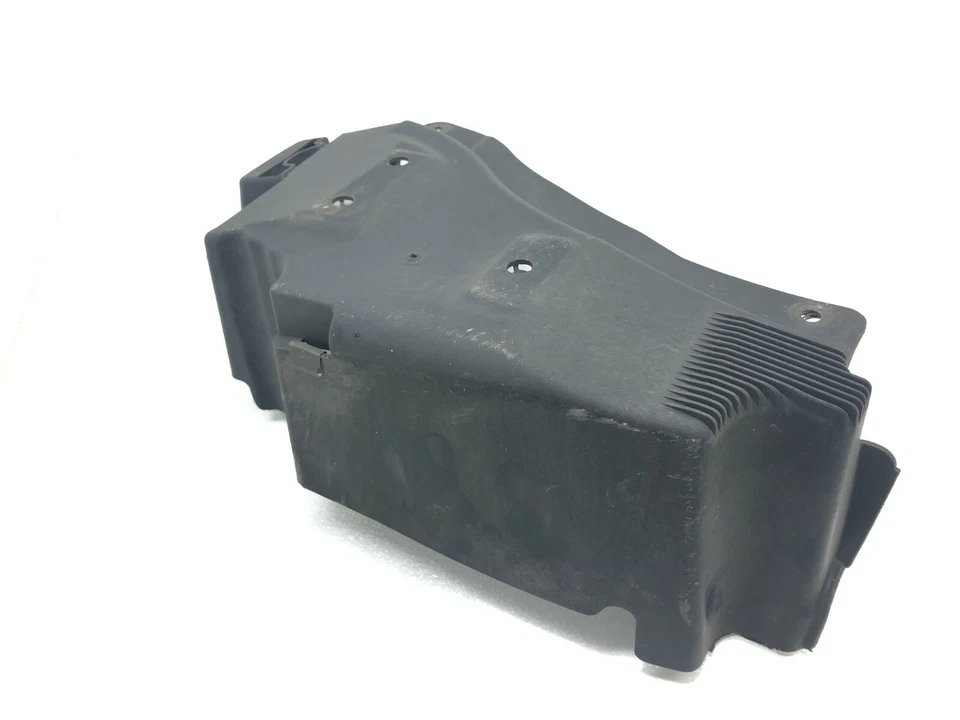 Mercedes-Benz CLS550 2012-2018 compartimento del motor parte cubierta de moldura OEM. Foto 4 de 4