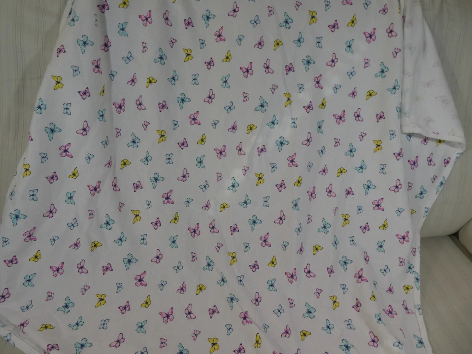 Manta bebé Carters blanca mariposas rosa azul amarillo algodón elástico S1 de colección Foto 2 de 4