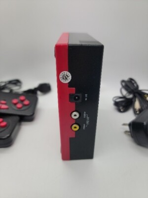 A Red Retro Classic Games Children's新品 Retro-Bit Entertainment Console Red & Black Edition