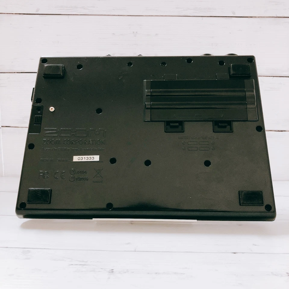 Zoom R8 Multitrack Digital Recorder 8-track MTR Sampler Tested - Image 3 of 4