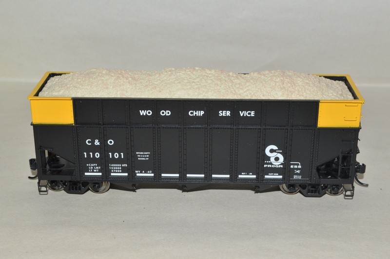 HO scale Athearn RTR Chesapeake & Ohio Ry 40' woodchip hopper car MW KD's