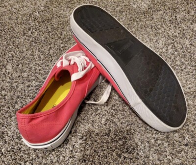 AIRWALK pink canvas Skater Sneaker Shoes Lace Up Womens