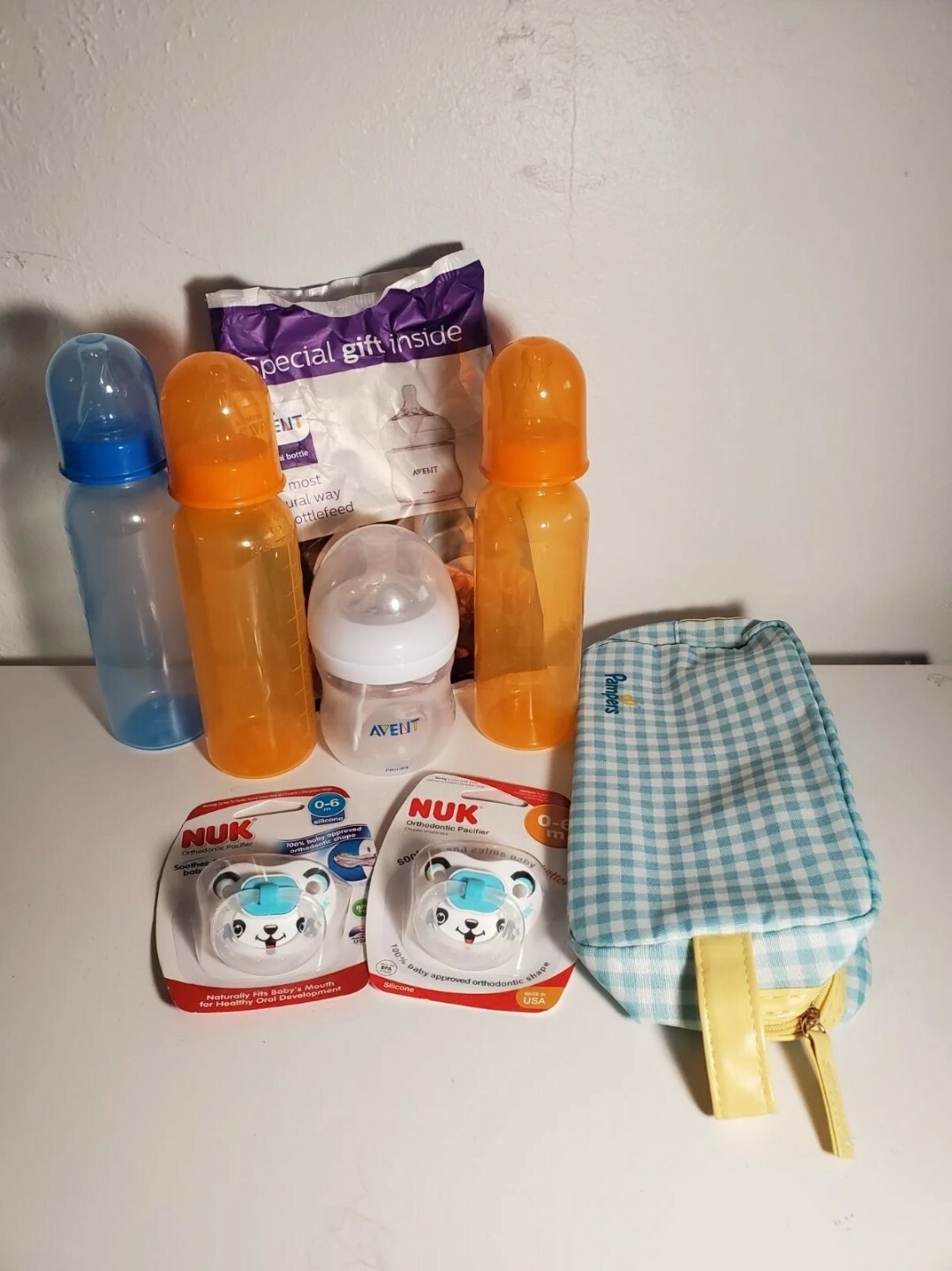 Baby Bundle 7 pcsAvent Anti-colic Baby 1 Bottle,4oz 3-8oz Bottles 2-Pacifier.