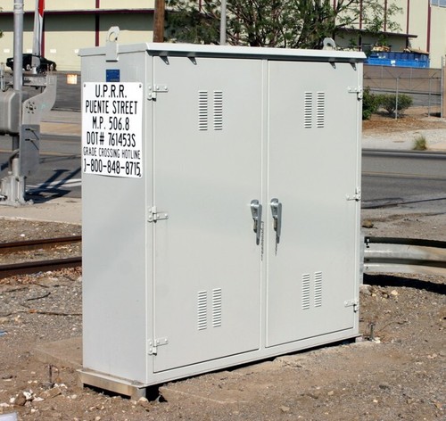 N Scale BLMA #605 Small Modern Electrical Box 2 pack - Picture 2 of 2