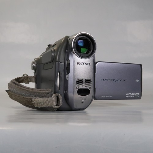 Sony DCR-HC42E Mini Dv Camcorder Inbox, Video Recorder, Remote +New Battery