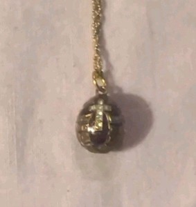 vintage joan rivers egg necklace