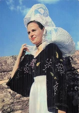 29 CHATEAUNEUF DU FAOU COSTUME DE LA REGION DE QUIMPERLE