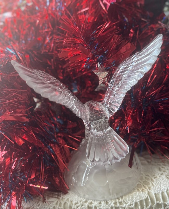 Crystal Flying Eagle Figurine: France Cristal D'Arques 24% Lead Frosted Base 8"
