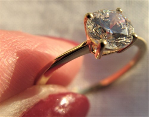 Swarovski Zirconia 1.5cts solitaire ring, gold overlay sterling silver. Size O - Picture 6 of 10