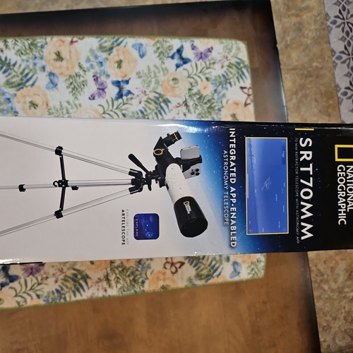 National Geographic SRT70APP 70mm Refractor Telescope with Astronomy App - Picture 2 of 4