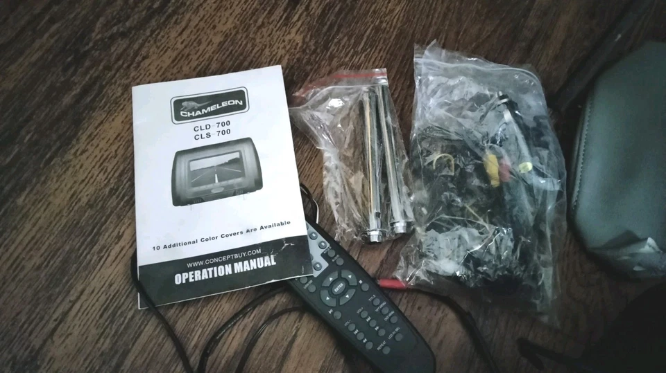 Chameleon CLD-700 Digital Panel Headrests DVD Player W/Remote Parts Or Repair - Image 4 of 4